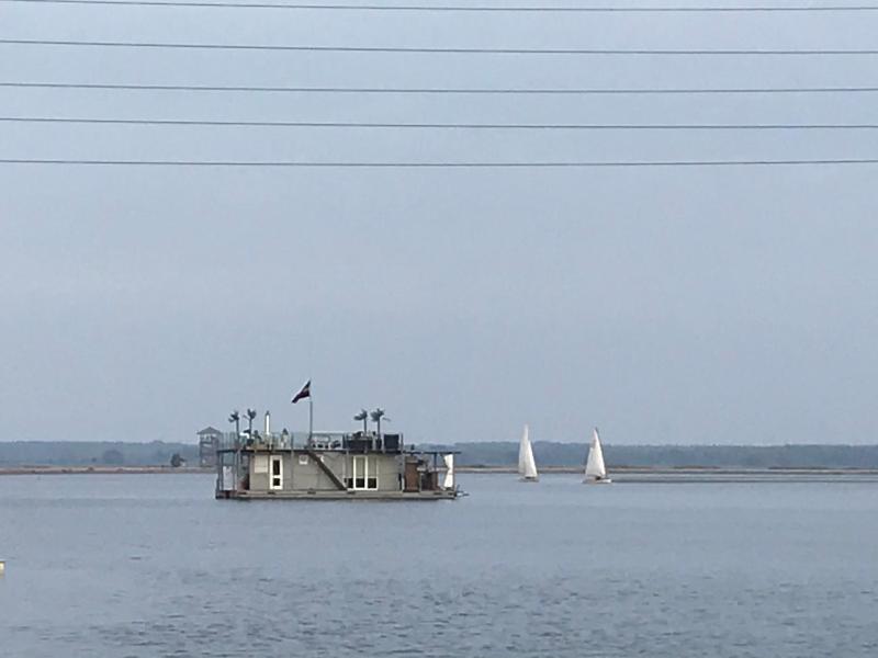 Houseboat on the water - image 20
