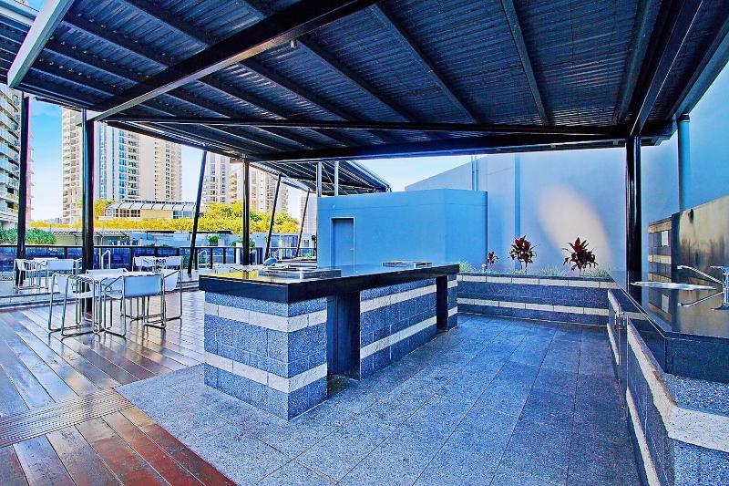 Circle On Cavill Surfers Paradise Apartments-Holiday Paradise - image 9