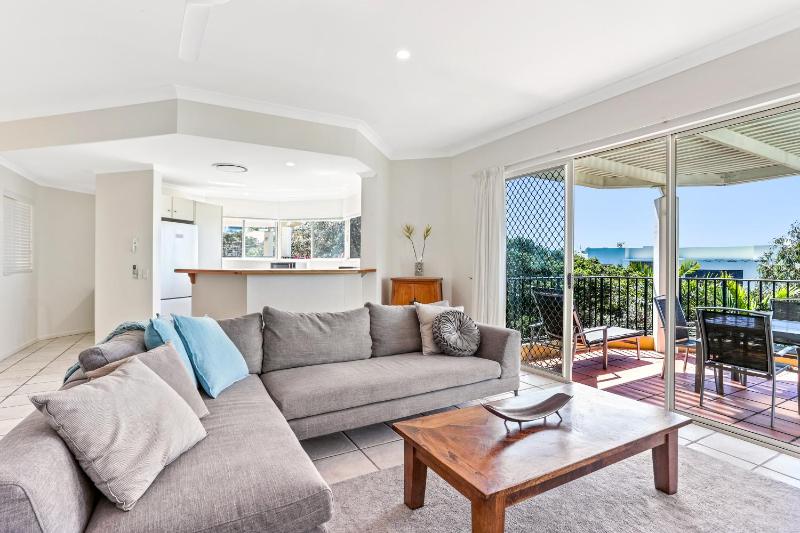 Cosy apartment with ocean views Sunshine Beach - image 6