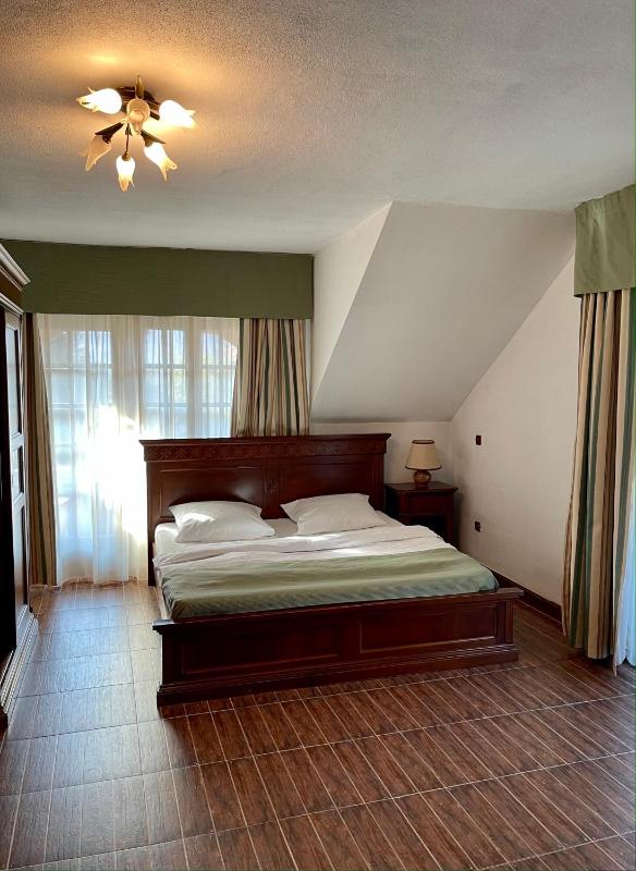 Double Room image 1