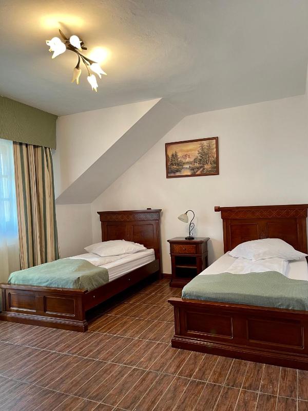 Twin Room image 1