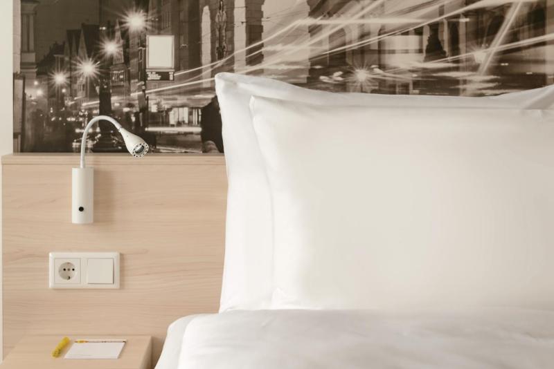Standard Double Room image 2