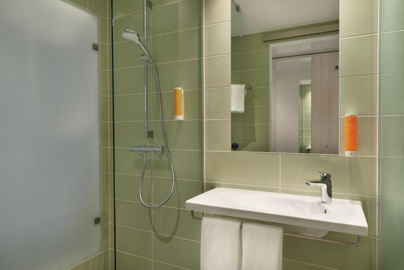 Standard Double Room - 2 Adjoining Rooms image 3