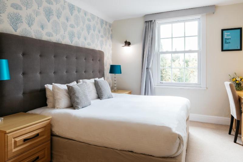 Classic Double or Twin Room with Inland View image 3