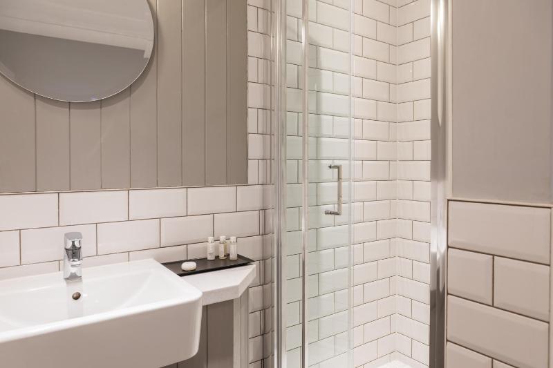 Greenbank Hotel - image 33