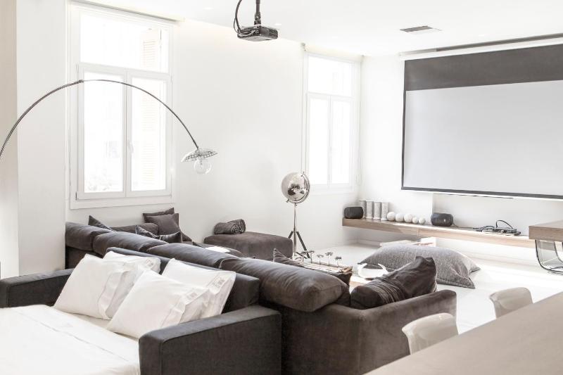 Two Bedroom Suite with Acropolis View image 2