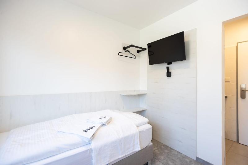 StayStay Guesthouse I 24 Hours Check-In - image 24