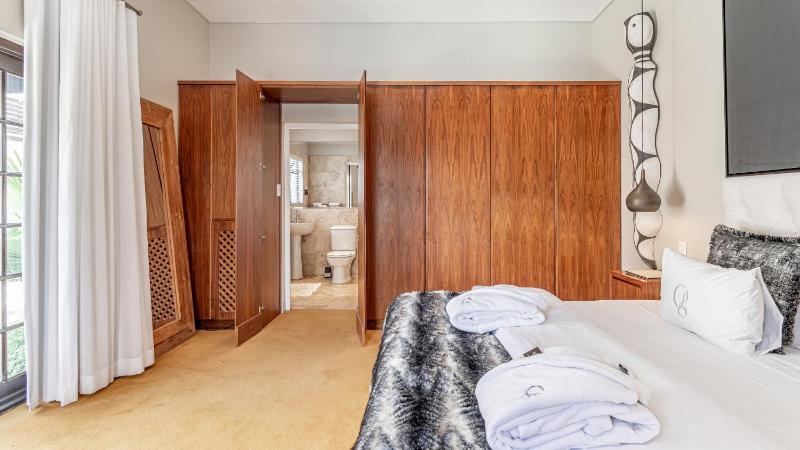 Deluxe Double Room image 2