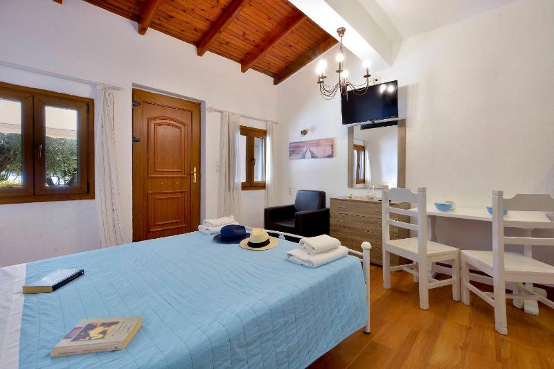 Studio - Sea Front (2 Adults) image 1
