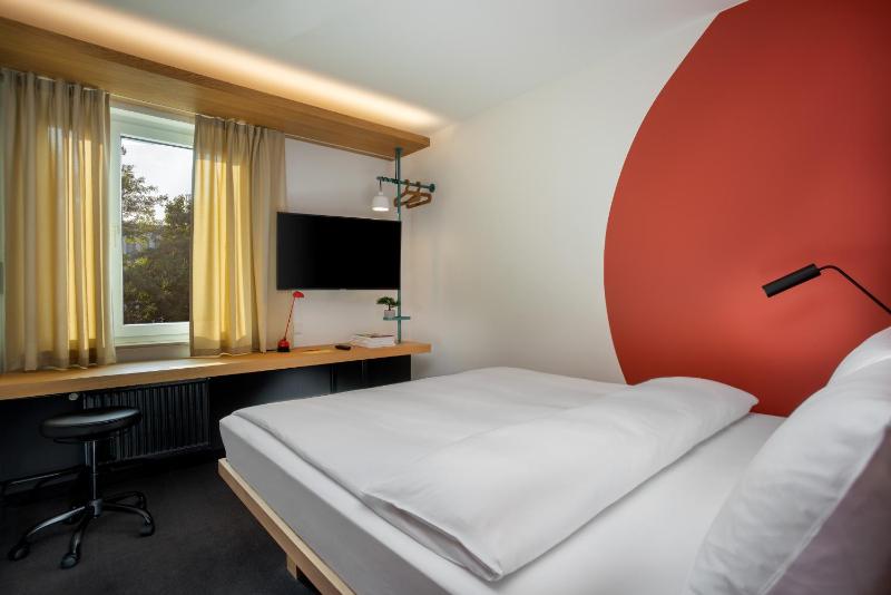 Premium Double Room image 4