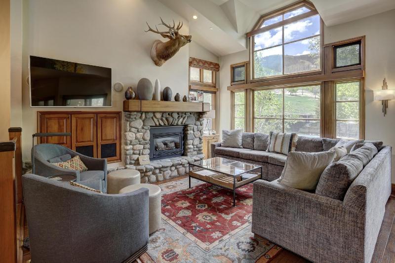 3BR 35BA Townhome Steps to Beaver Creek Village & Lifts - image 12
