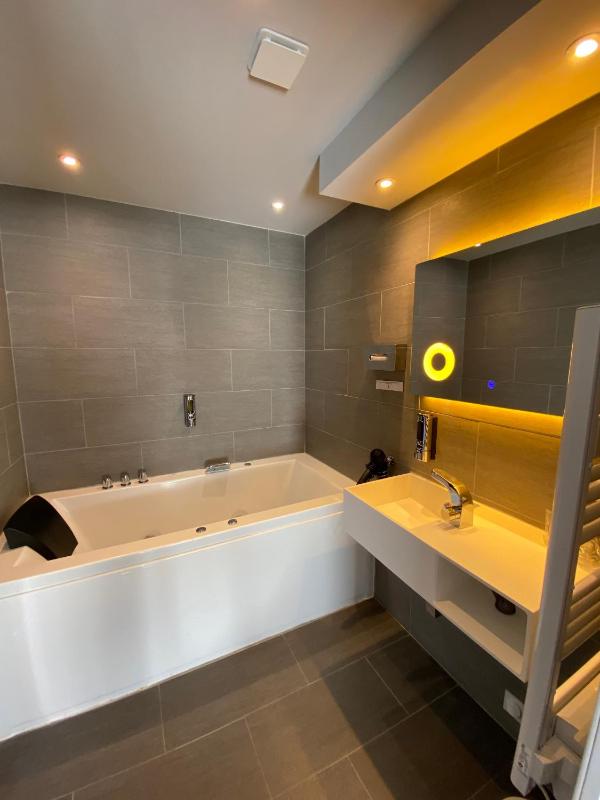 Superior Double Room image 2