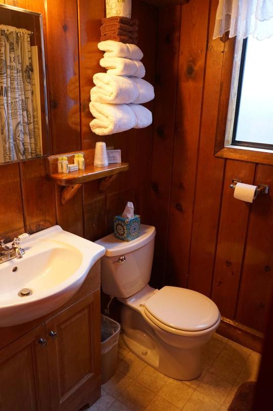 Bunk House Queen image 2