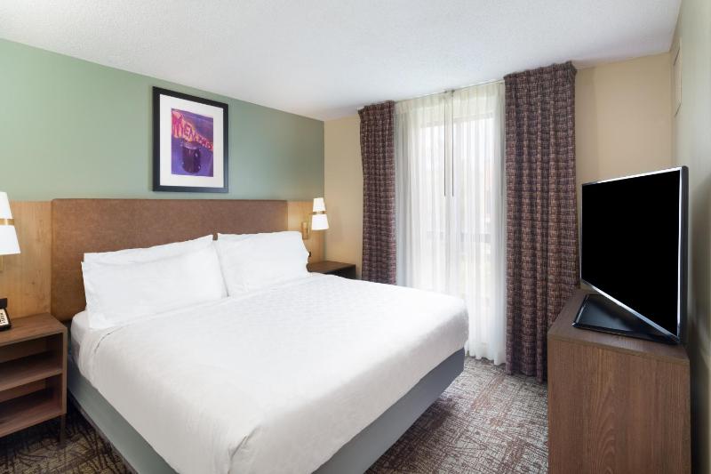 One-Bedroom King Suite image 3