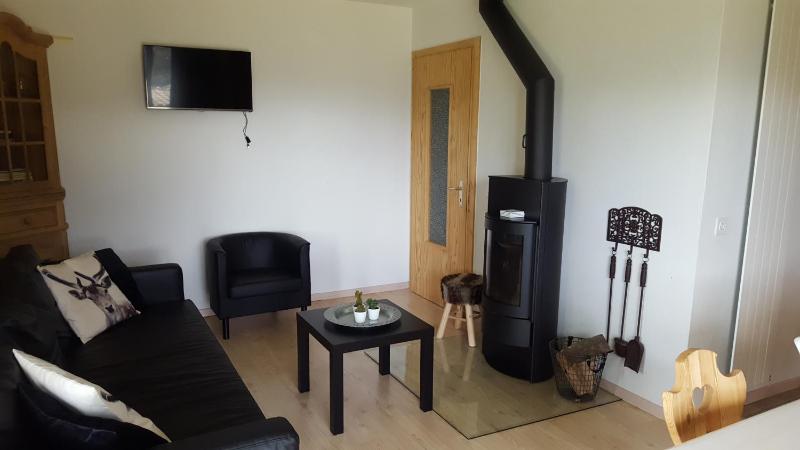 One-Bedroom Apartment with Garden G001 image 1