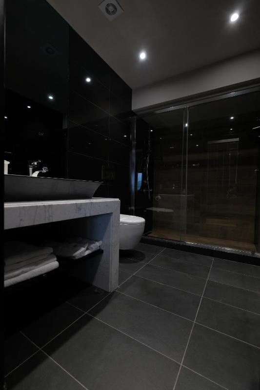 Superior Double Room with Galata Tower View and Balcony image 3