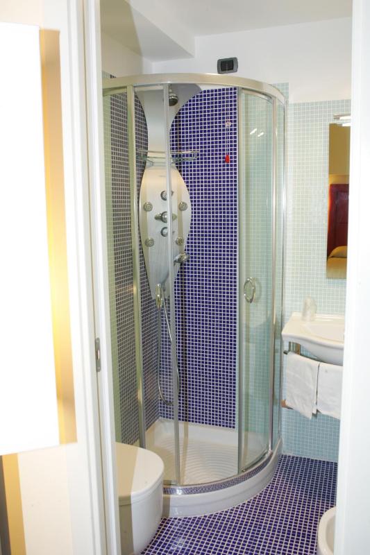 Superior Double Room image 3