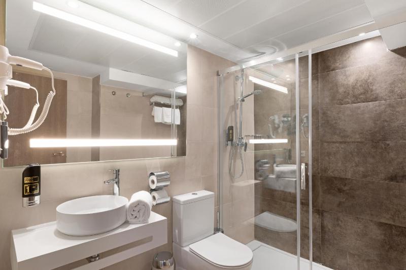 Hotel Sant Jordi - image 9