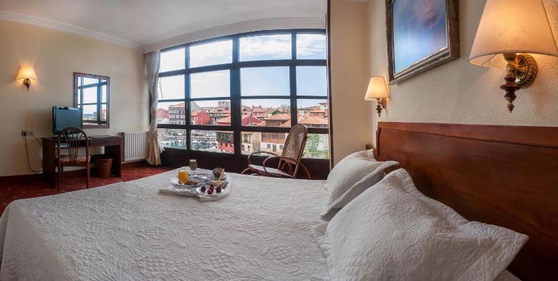 Superior Double Room with View image 4