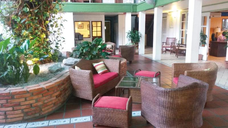 Cara Lodge Hotel - image 3