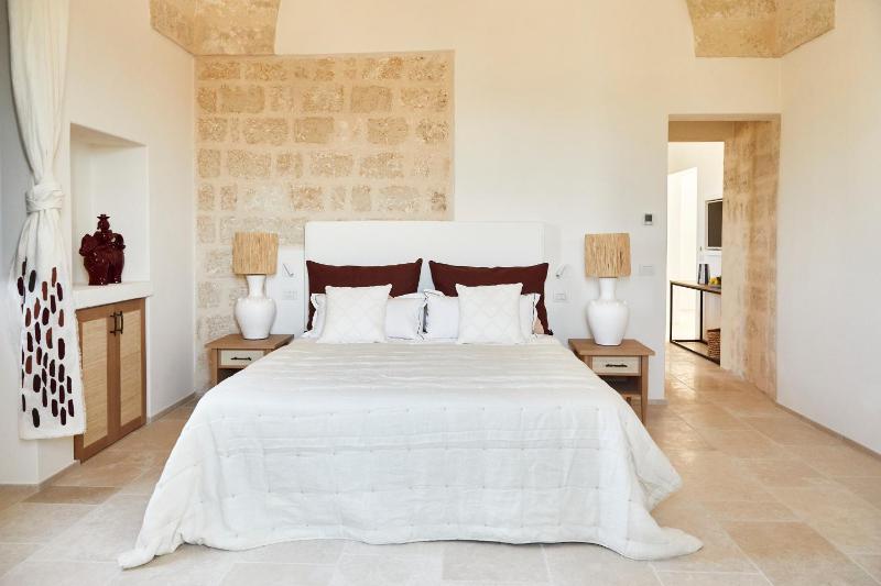Suite with Garden View image 3