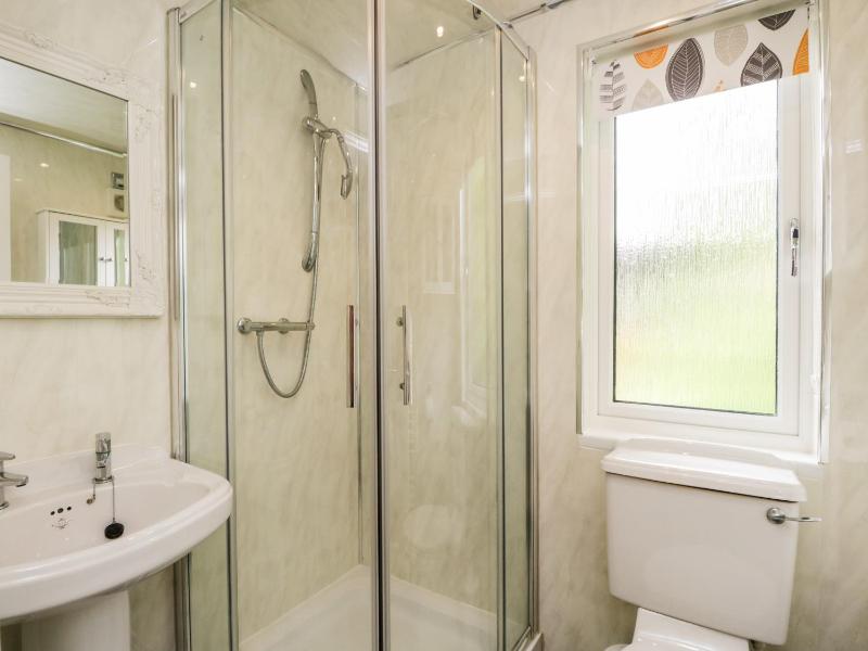 Ambleside Lodge - image 13