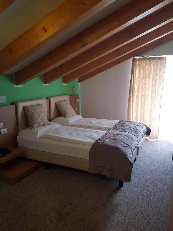 Standard Double Room image 1