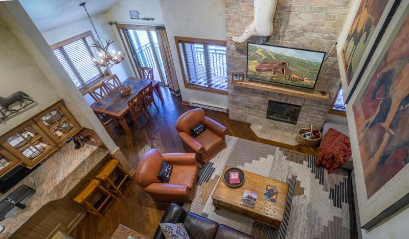 Bear Claw 615 - True Ski-in Ski-out Access Slope Views & Winter Shuttle! - image 8