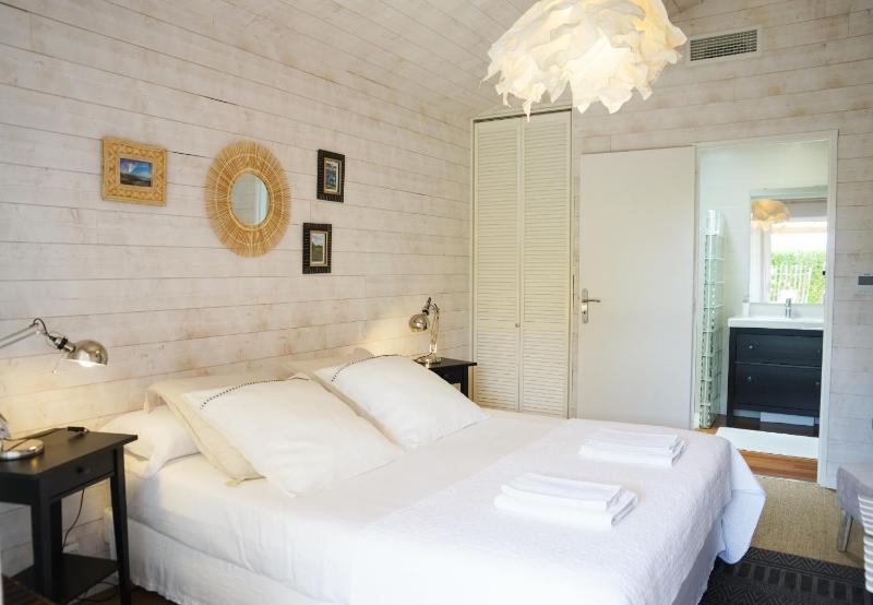 Double Room with Garden View image 1