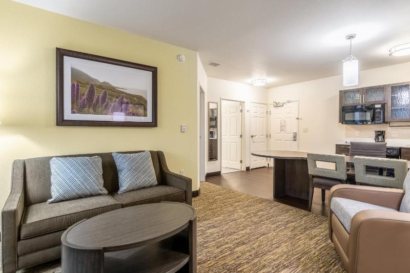 One-Bedroom King Suite image 2