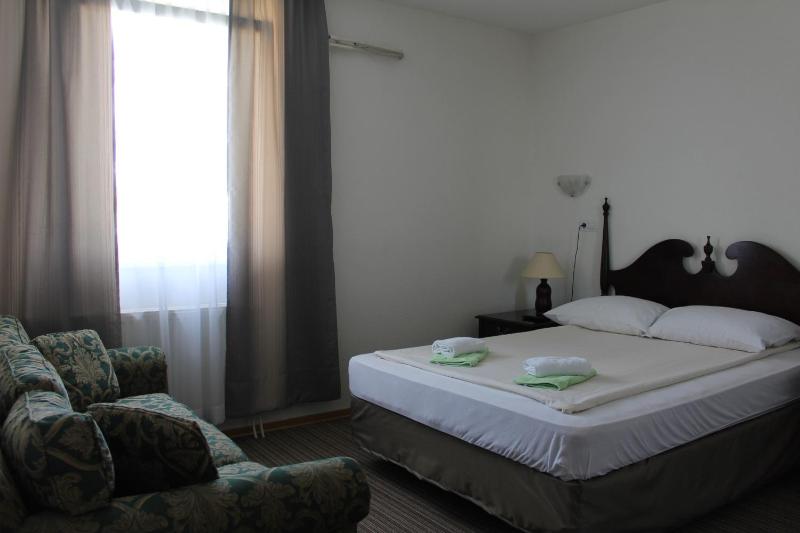 Double Room image 3