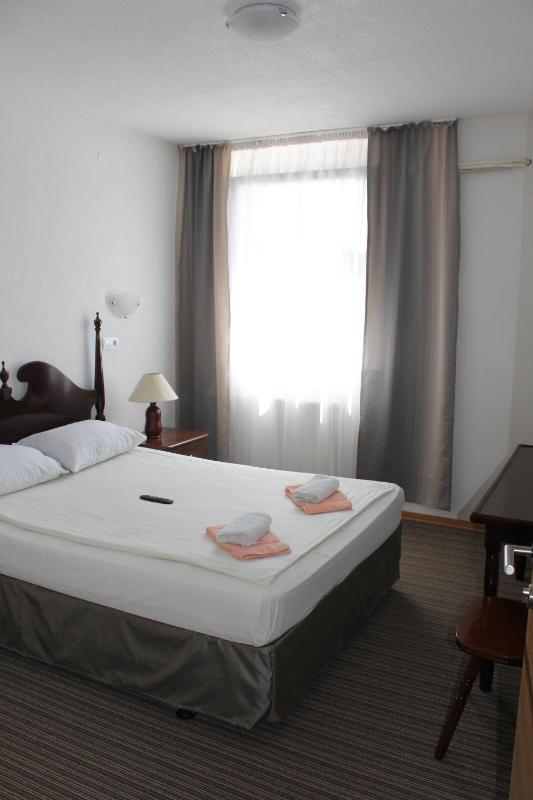 Double Room image 2