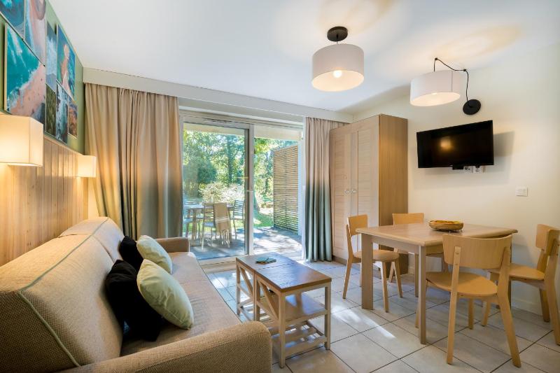 One-Bedroom Apartment with Terrace or Balcony (4 People) image 1