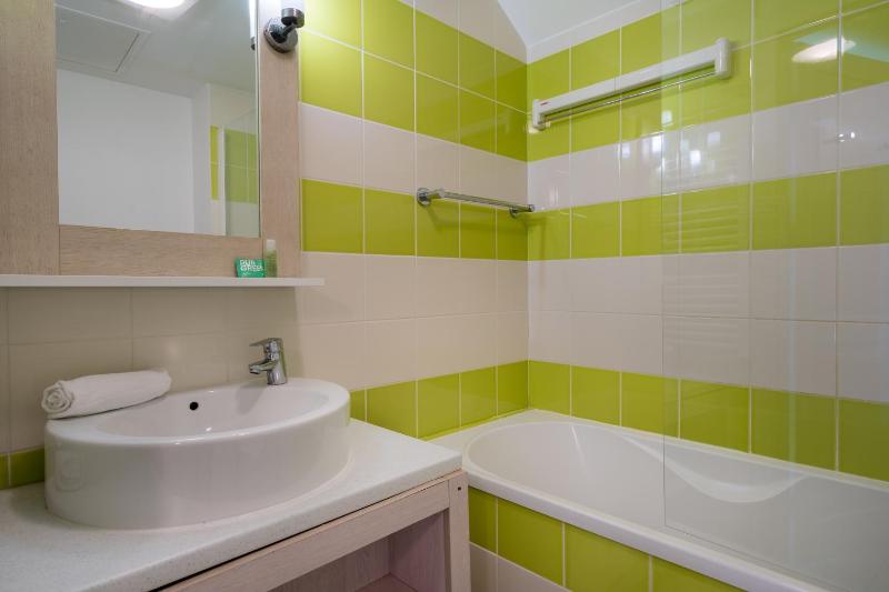 Three-Bedroom Duplex House with Terrace (7 people) image 2