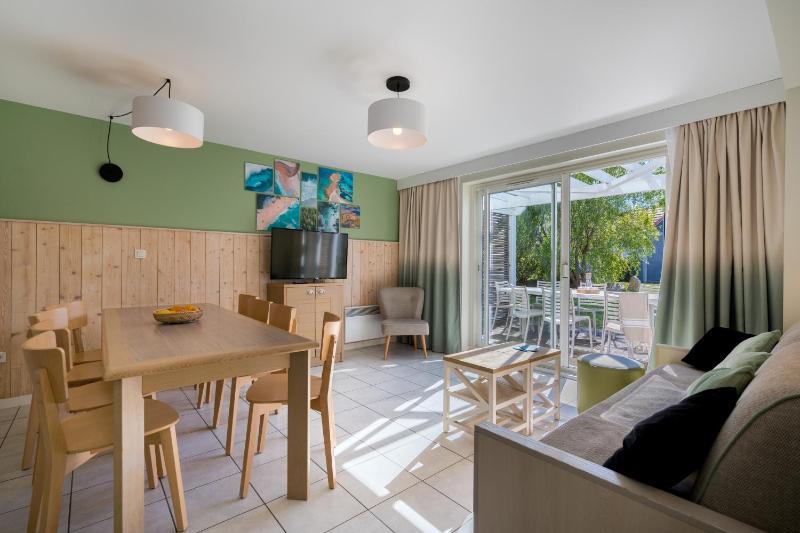 Three-Bedroom Duplex House with Terrace (7 people) image 1