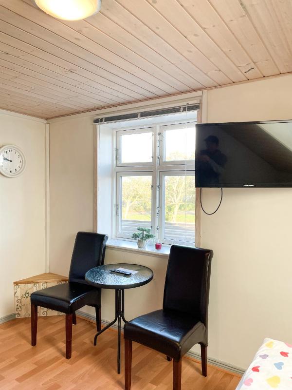 Double Room image 3