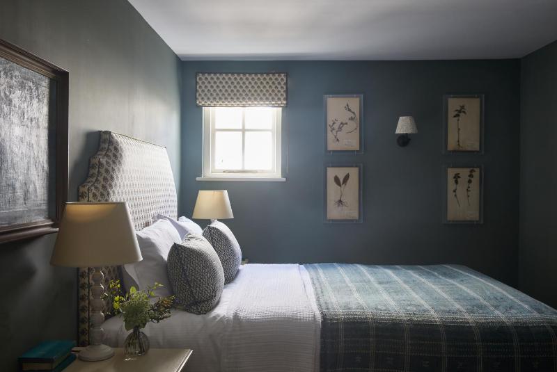 Small Double Room image 2