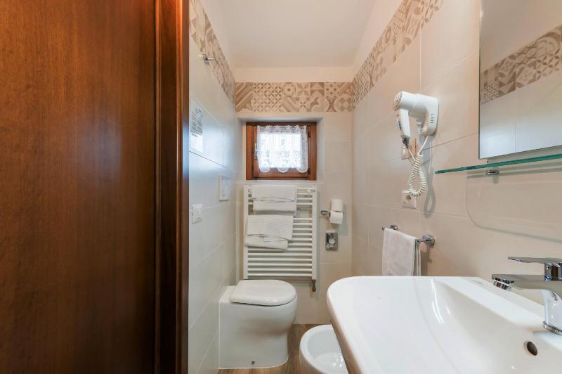 Double Room image 2