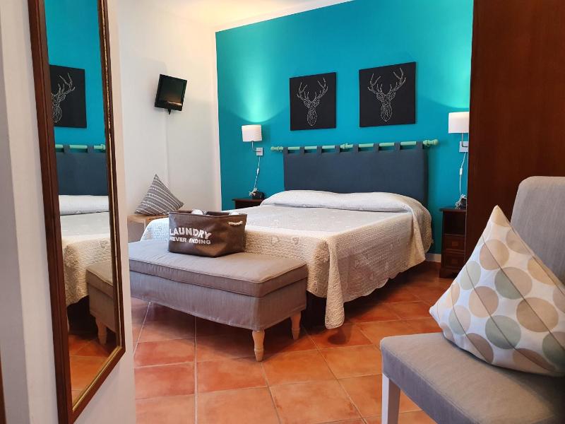 Double Room with Balcony and Panoramic View image 3