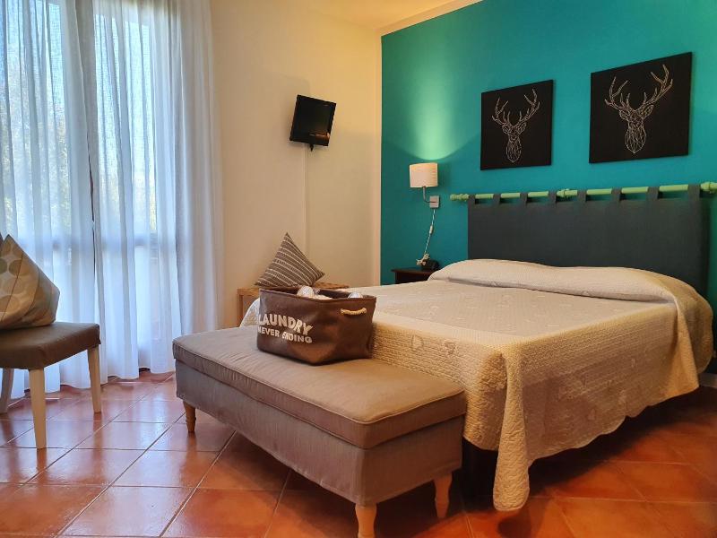Double Room with Balcony and Panoramic View image 2