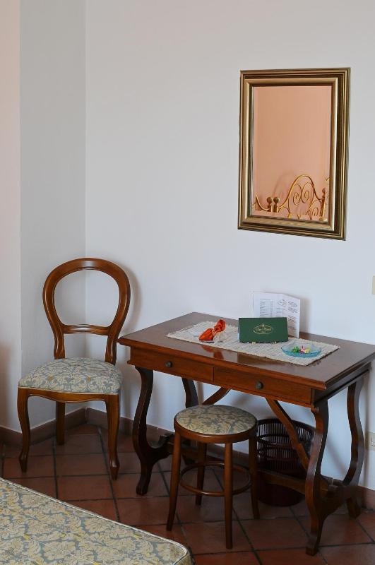 Double or Twin Room with Garden View image 2