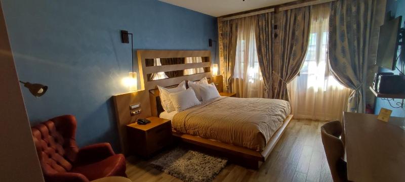 Deluxe Double Room image 1