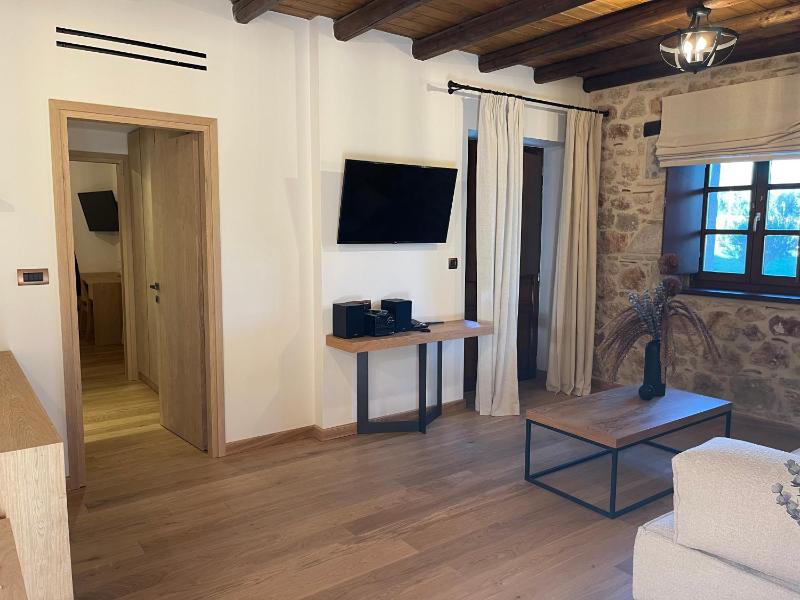 Junior Suite with Garden View image 1