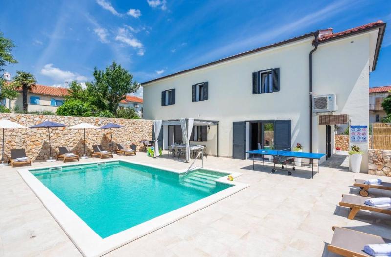 Luxury Villa Ivy - image 23