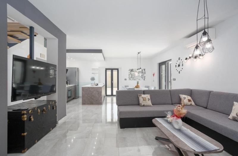 Luxury Villa Ivy - image 7