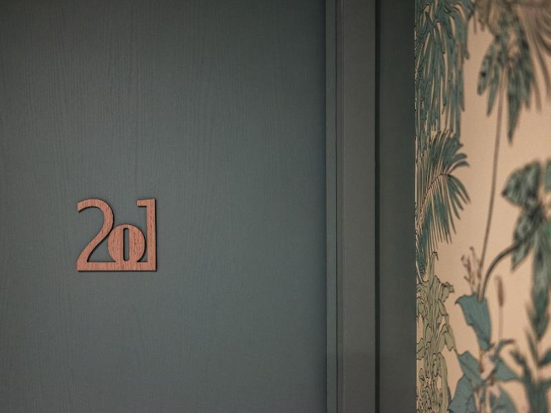 Standard Twin Room image 4