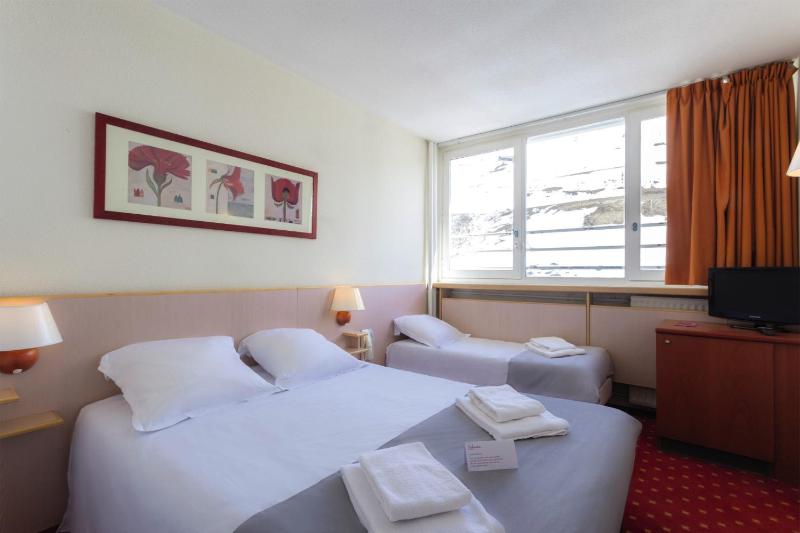 Standard Triple Room image 1