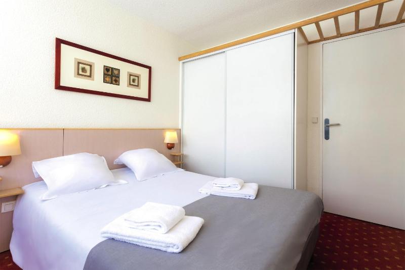 Double Room with Mountain View image 4