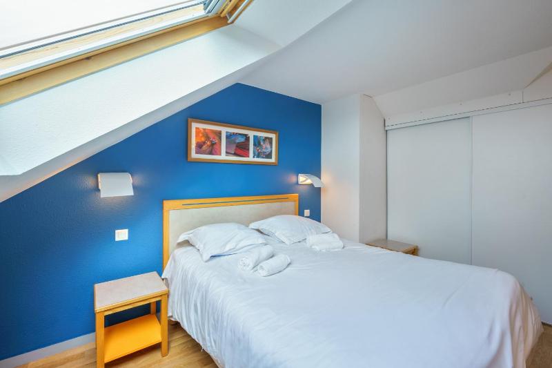 One-Bedroom Duplex Apartment with Balcony (4 People) - Sea View image 3