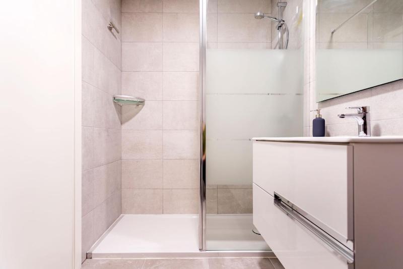 Pacifico Beach Apartment in Malaga by Solaga Holiday Homes - image 2